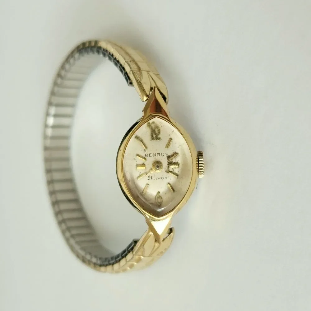 Ladies Vintage Benrus 21 jewels gold watch